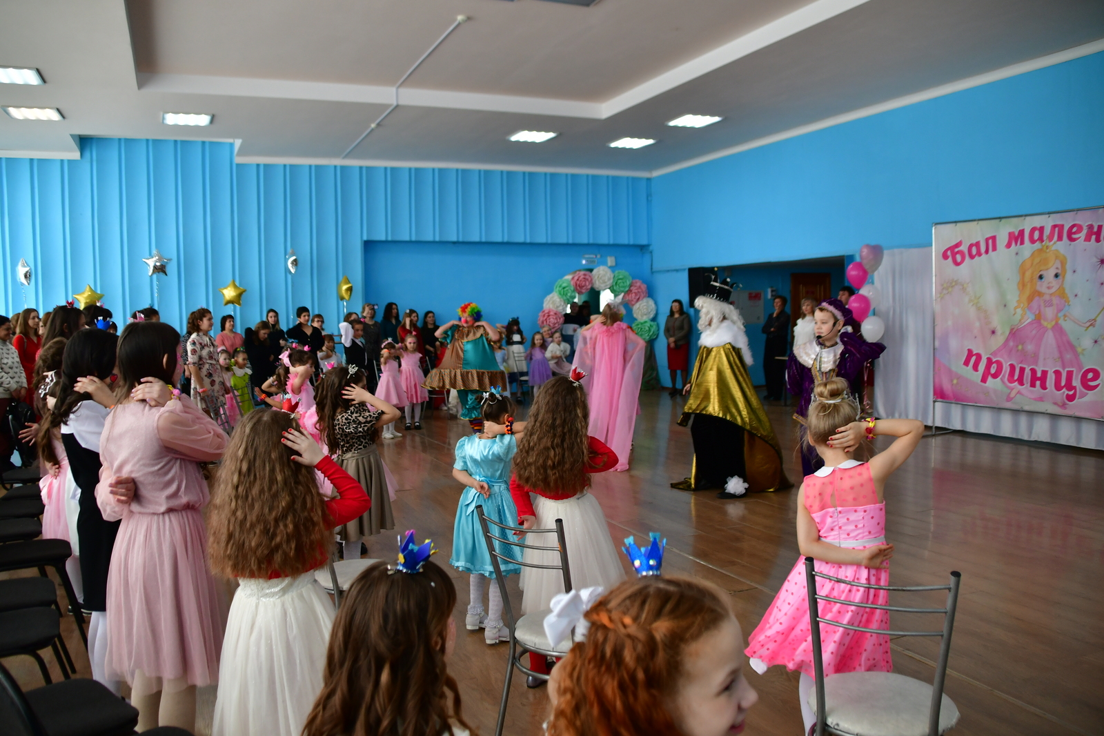 На северо-западе Башкирии прошел весенний бал маленьких принцесс