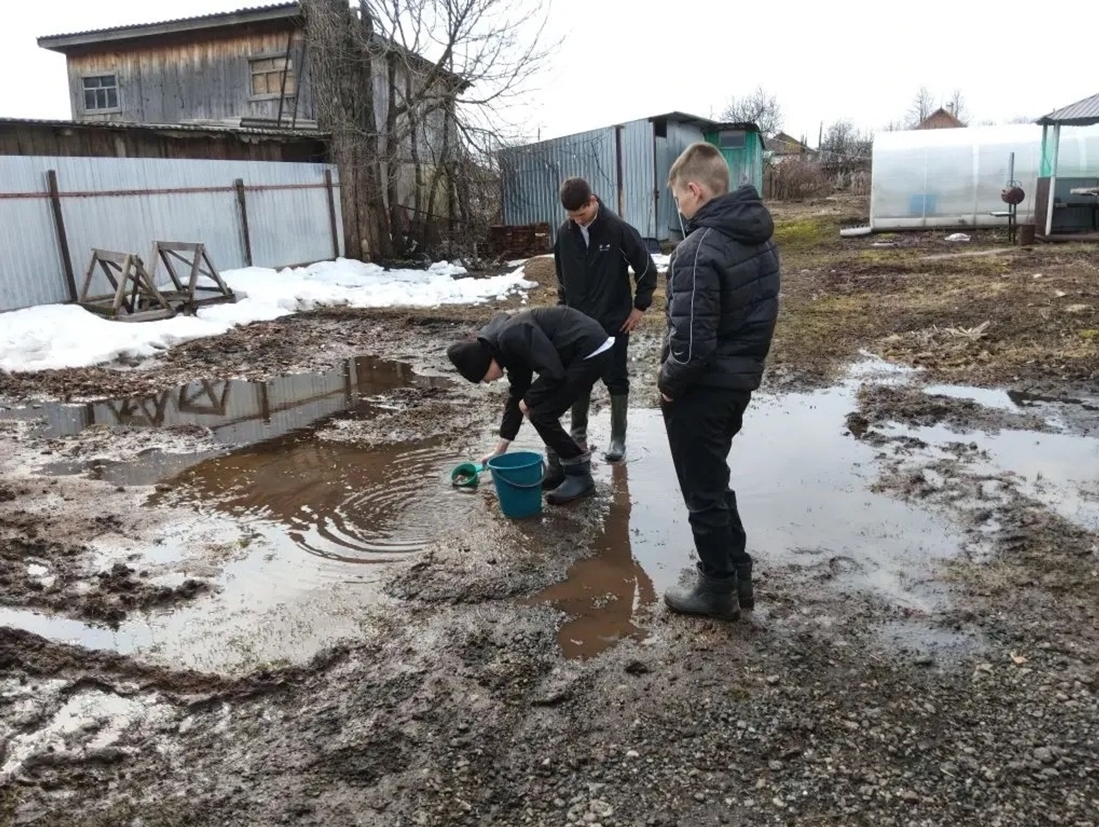 7Б помог матери Героя