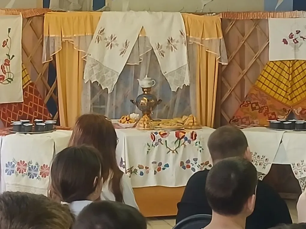 Пили чай с травами. Вприкуску с вак-балешем