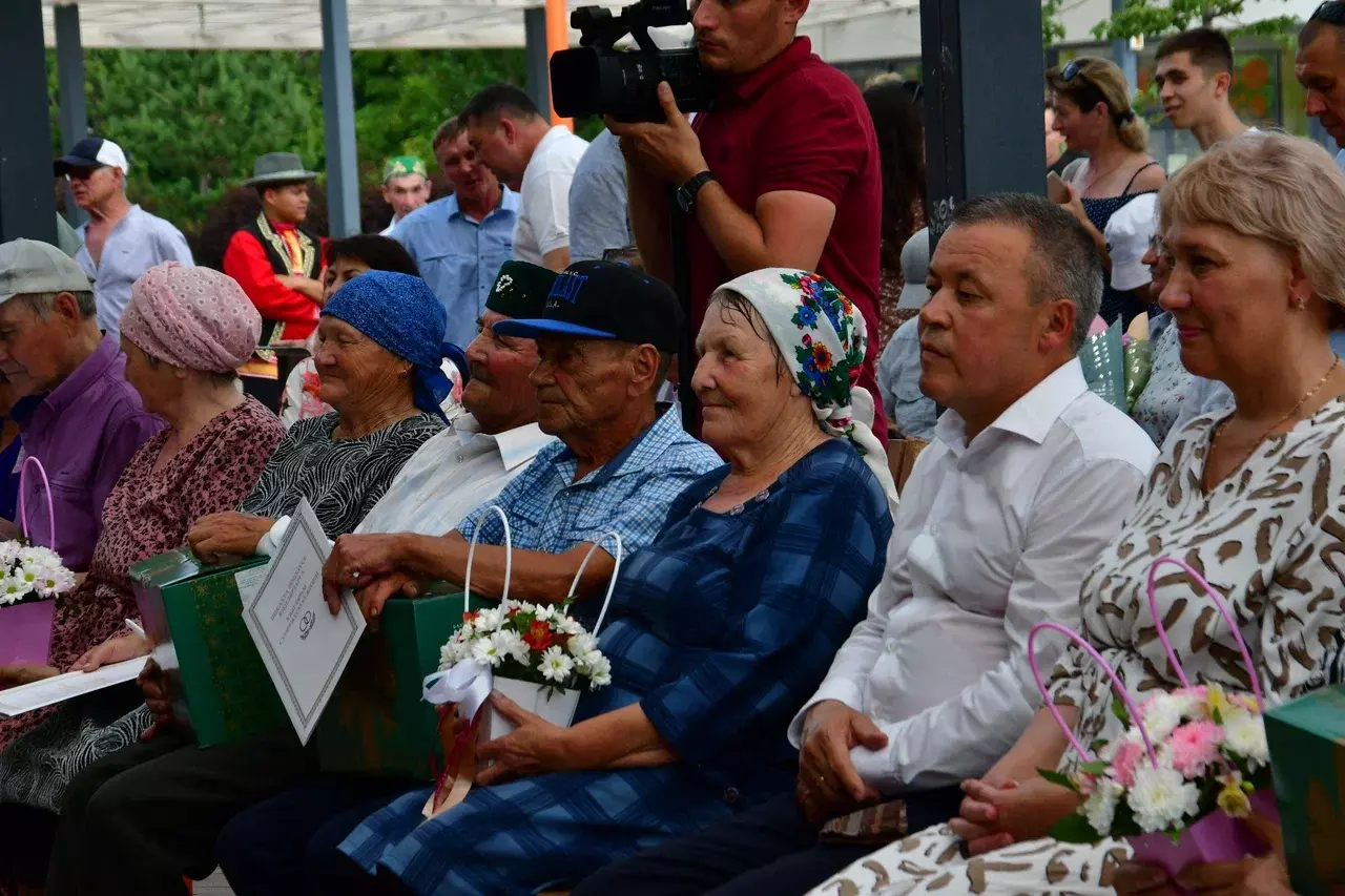 В Янауле отметили День семьи любви и верности