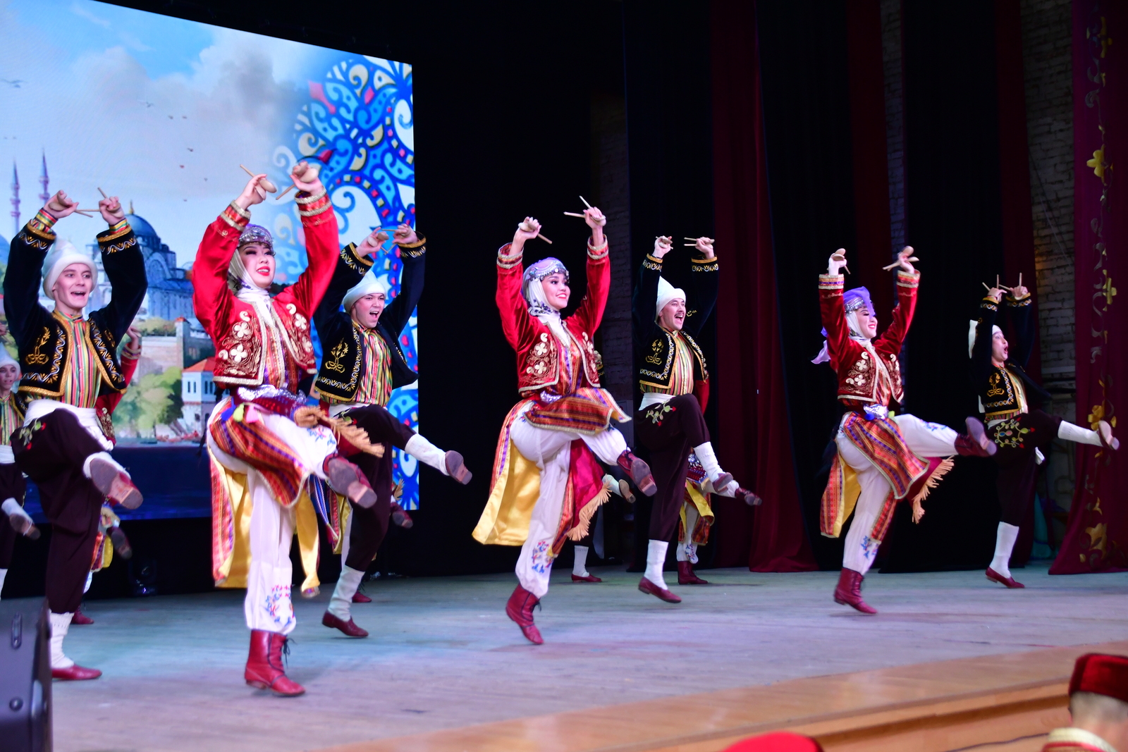 Виват, хормейстер!