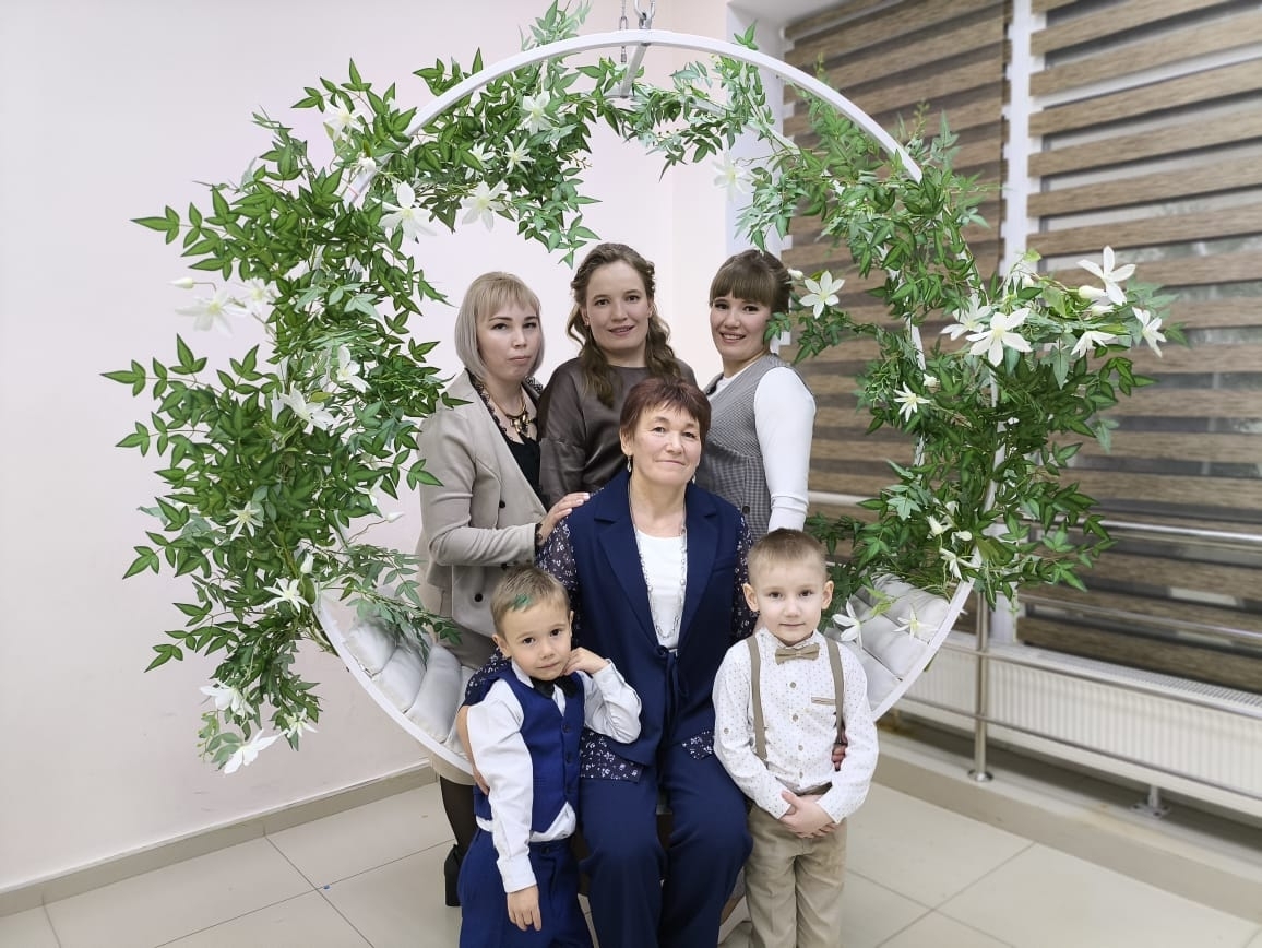 Спасибо, мама, за заботу, за то, что научила нас быть сильными и добрыми