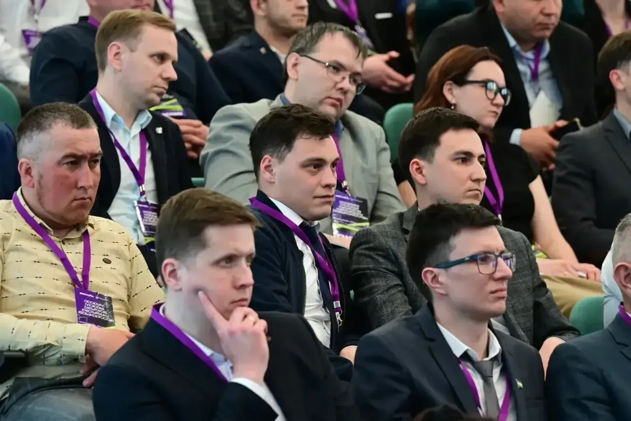 Глава Башкирии принял участие в Форуме молодых депутатов республики