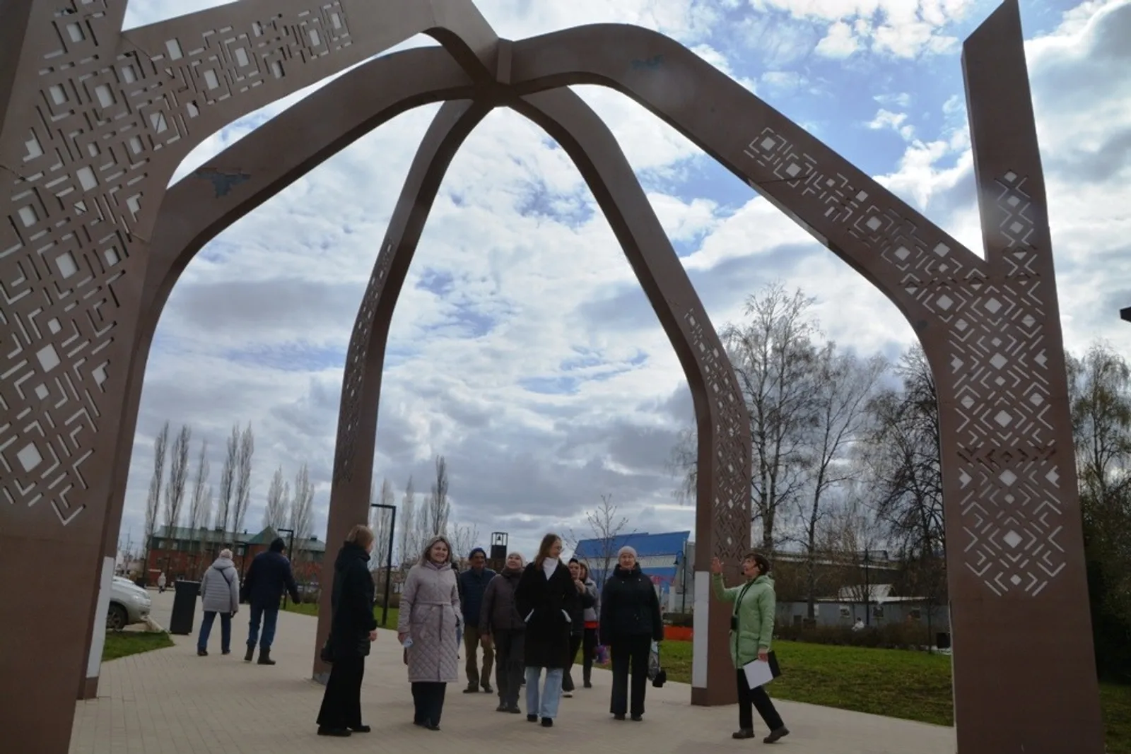 Ильдар Шарипов  "Юрта" у "Северных ворот Башкортостана" (Янаул, Башкирия)