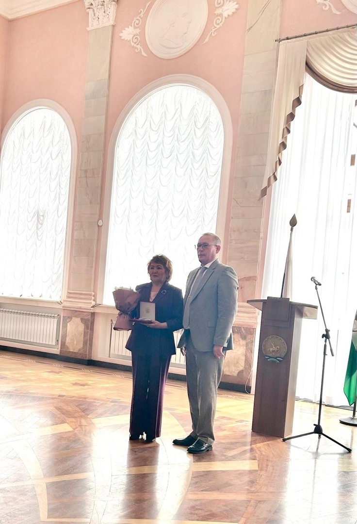 Янаульские медики получили в Уфе госнаграды и служебный автомобиль