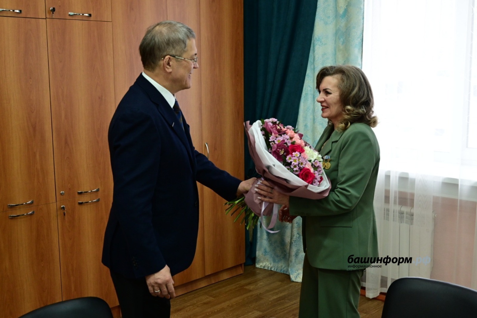 Глава Башкирии навестил маму погибшего Героя России Максима Рыбакова