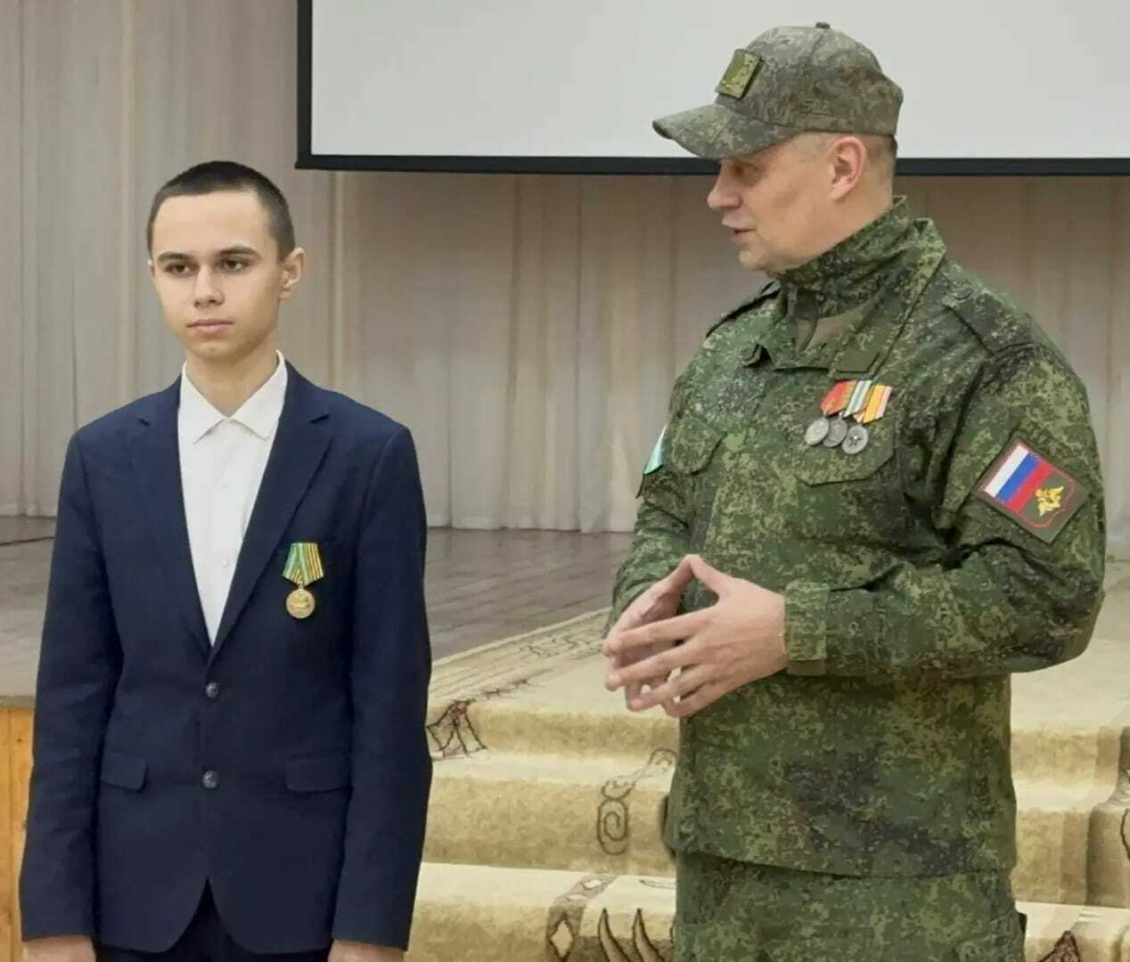 По примеру дедушки