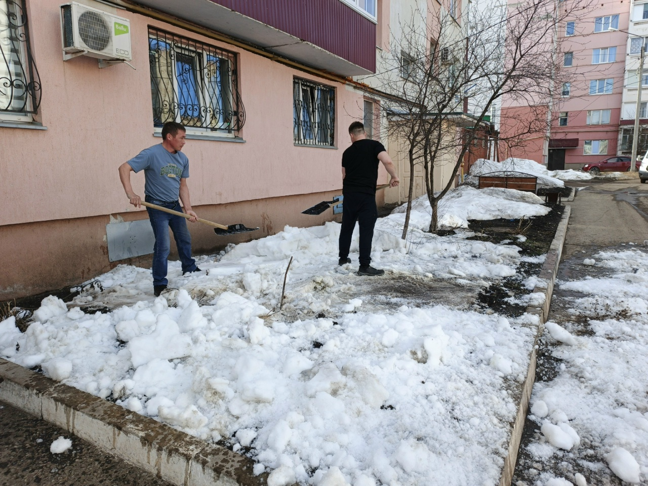 Жители Башкирии присоединились к экоакции «День чистых дворов и добрых соседей»