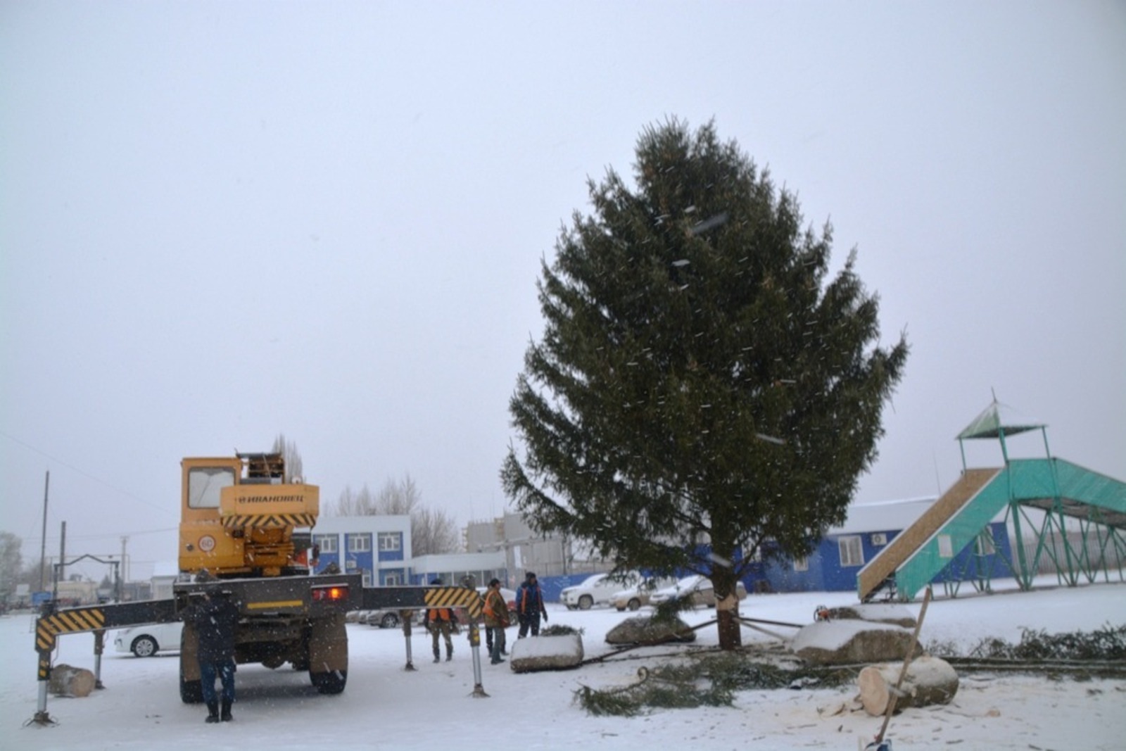 Ильдар Шарипов  Новогодняя площадь в северной части Янаула