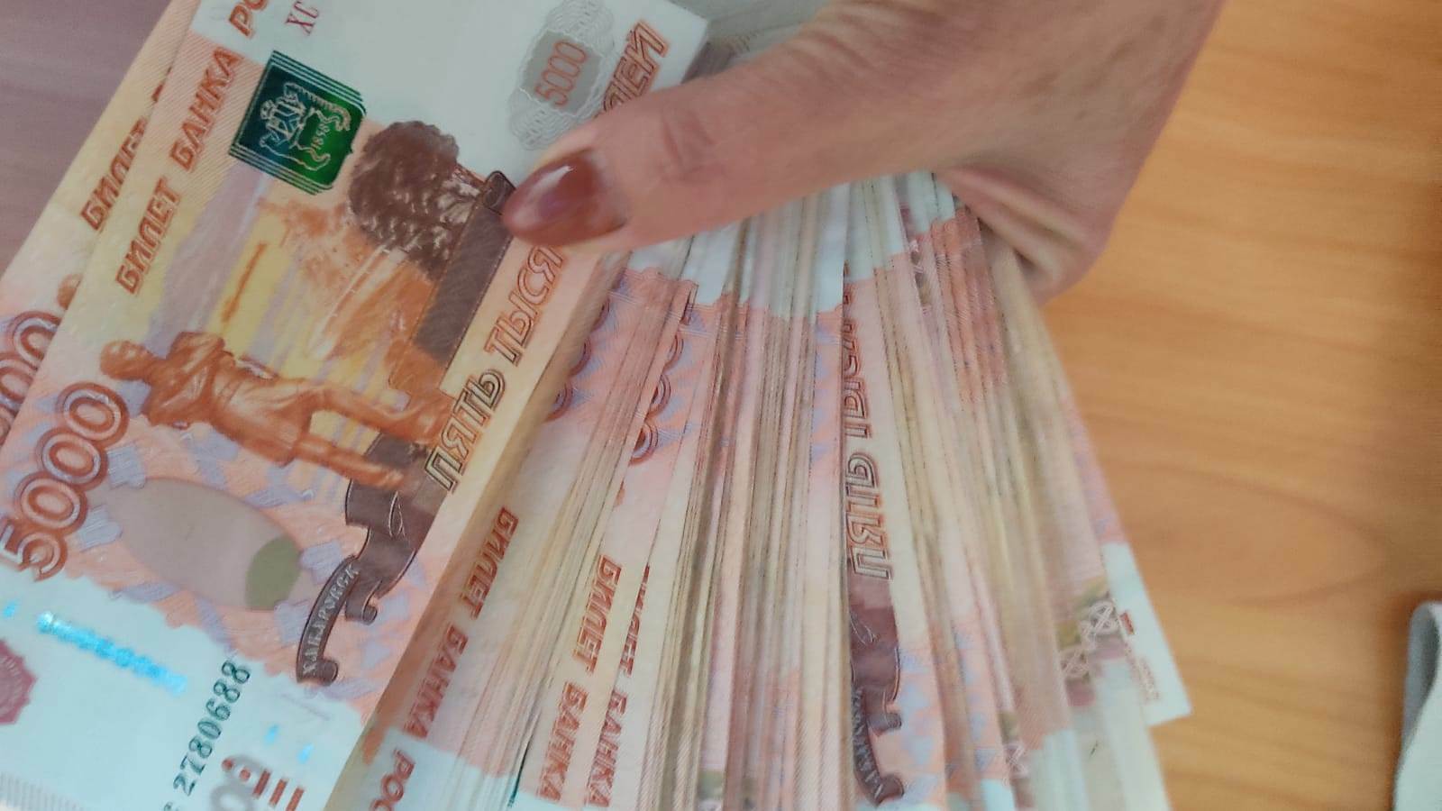 Жителям России предлагают хорошие заработки в новогодние праздники