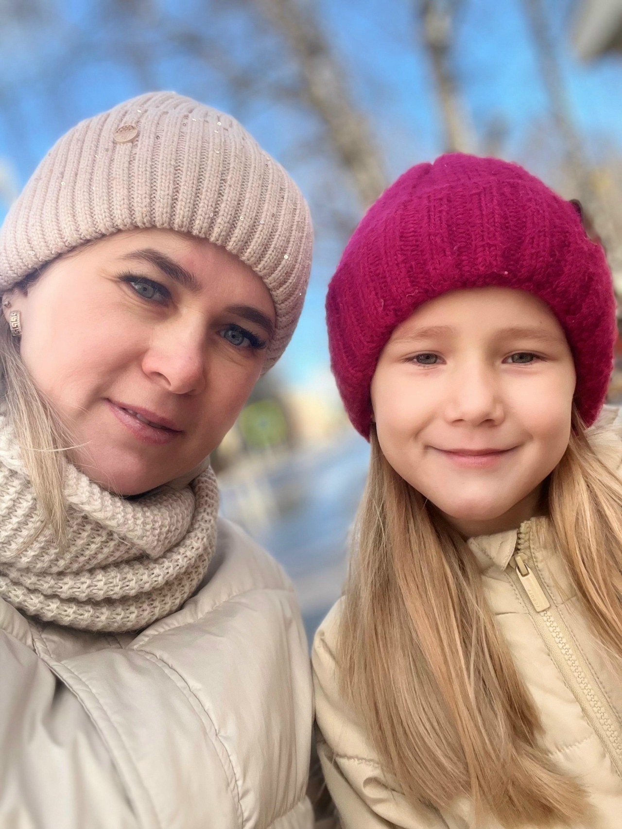 С мамой мы вместе делаем уроки и готовим вкусные блюда