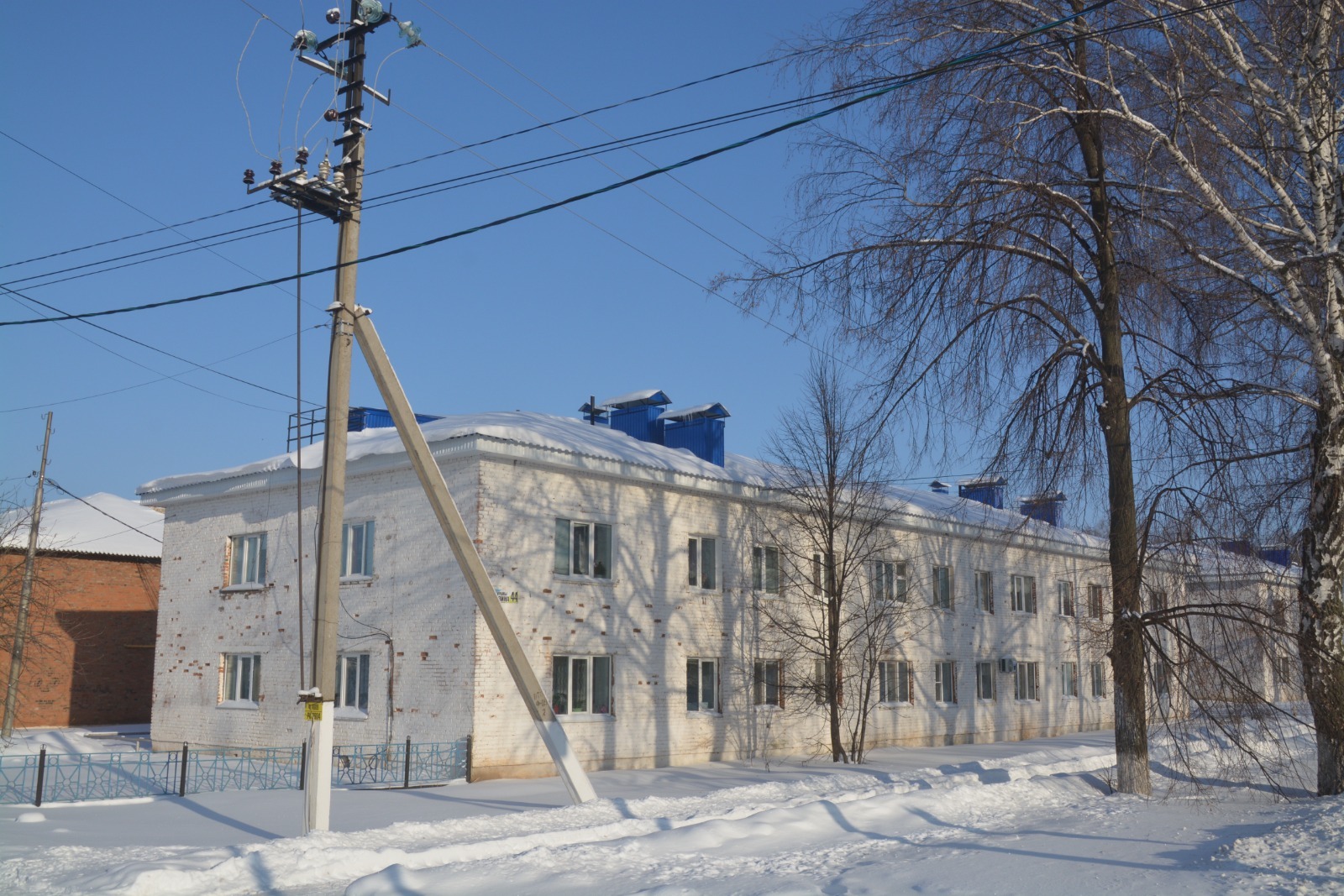 Ильдар Шарипов  Янаул, дом по улице Азина, 44 после капремонта крыши