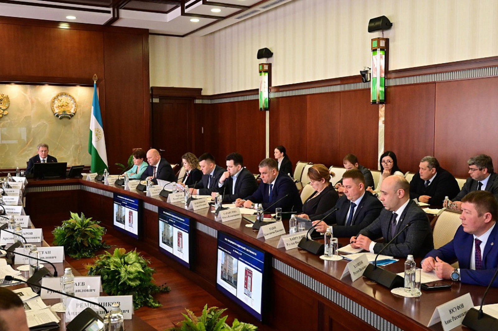 Глава Башкирии Радий Хабиров провел совещание по благоустройству общественных пространств