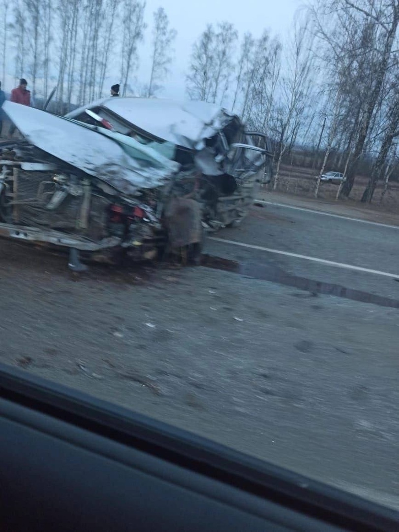 ДТП в Башкирии: лоб в лоб столкнулись две легковые машины