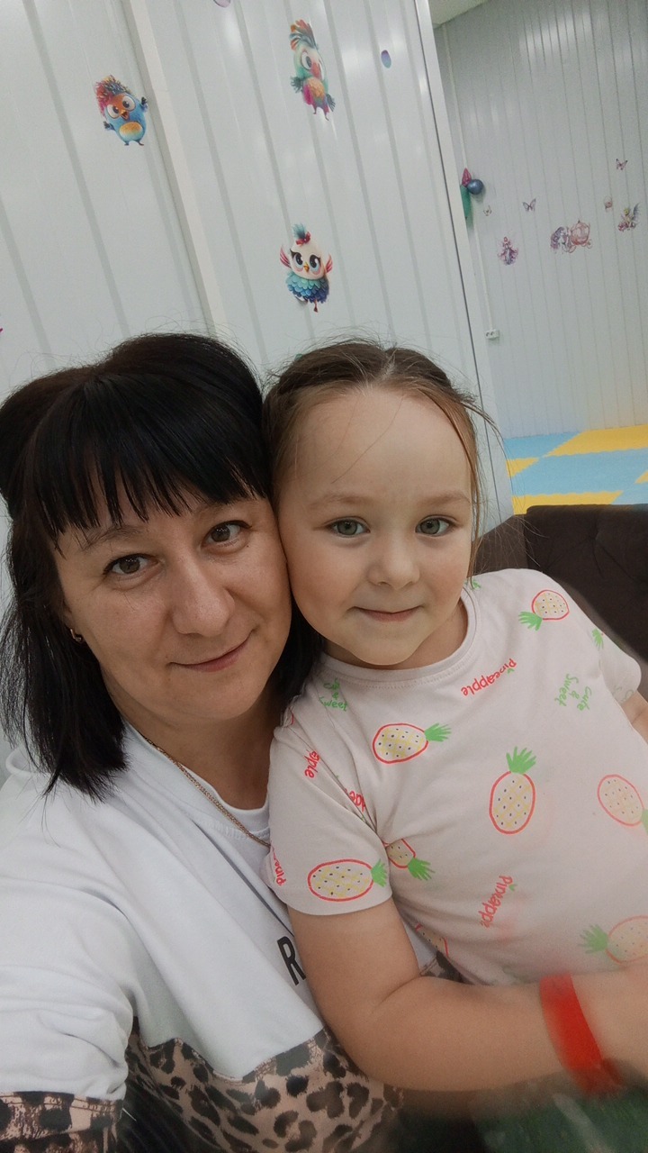 «Самая лучшая мама»: сыновья и дочери признаются мамам в любви