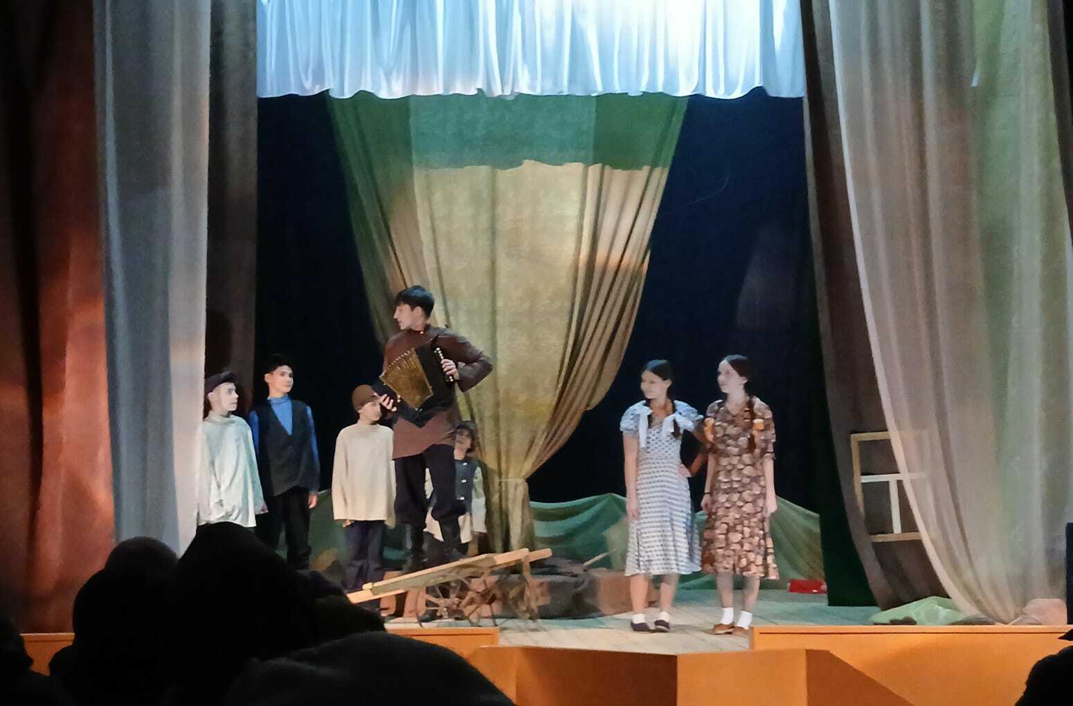 И вновь премьера – первый взгляд на новый спектакль