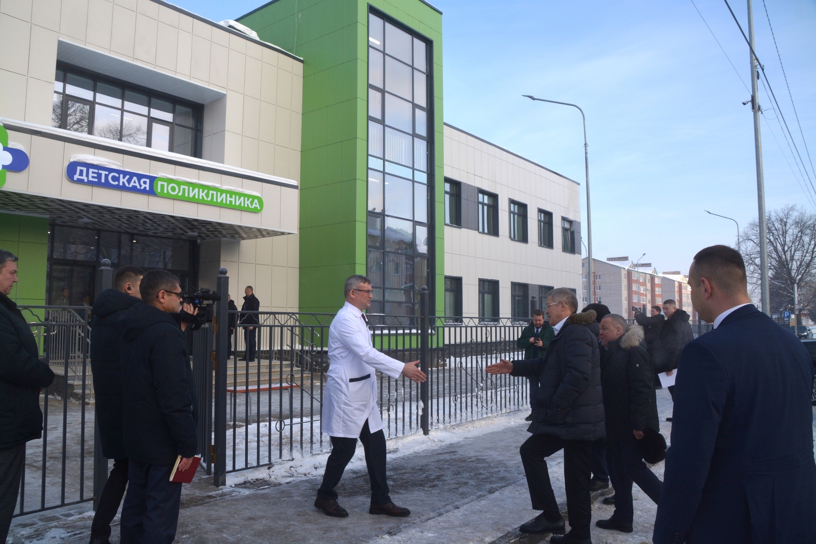 Фото Ильдара Шарипова  Радий Хабиров посетил новую детскую поликлинику в Янауле
