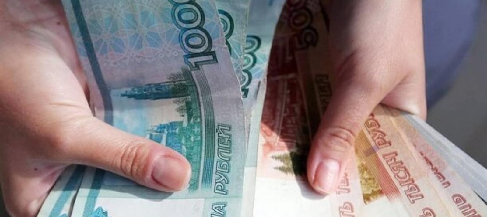 В Госдуму внесли законопроект о выплате в 10 тысяч рублей семьям с детьми