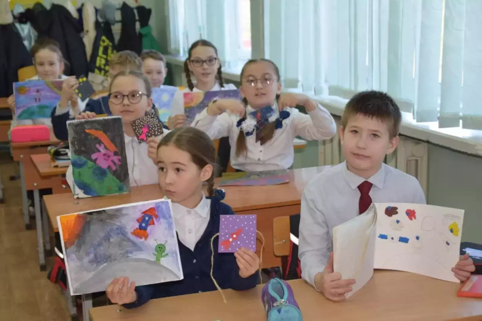 Владимир Путин поручил ввести курс "Черчение" в инженерных классах школ