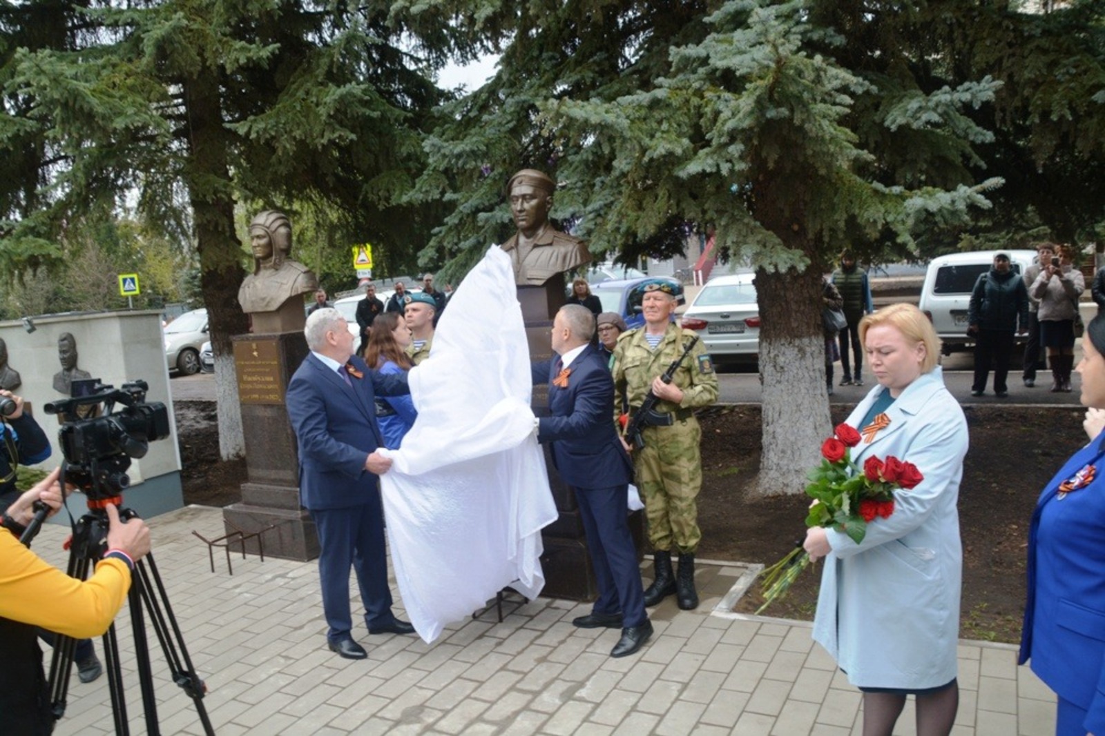 Ильдар Шарипов  Открытие бюста Героя России Станислава Большакова