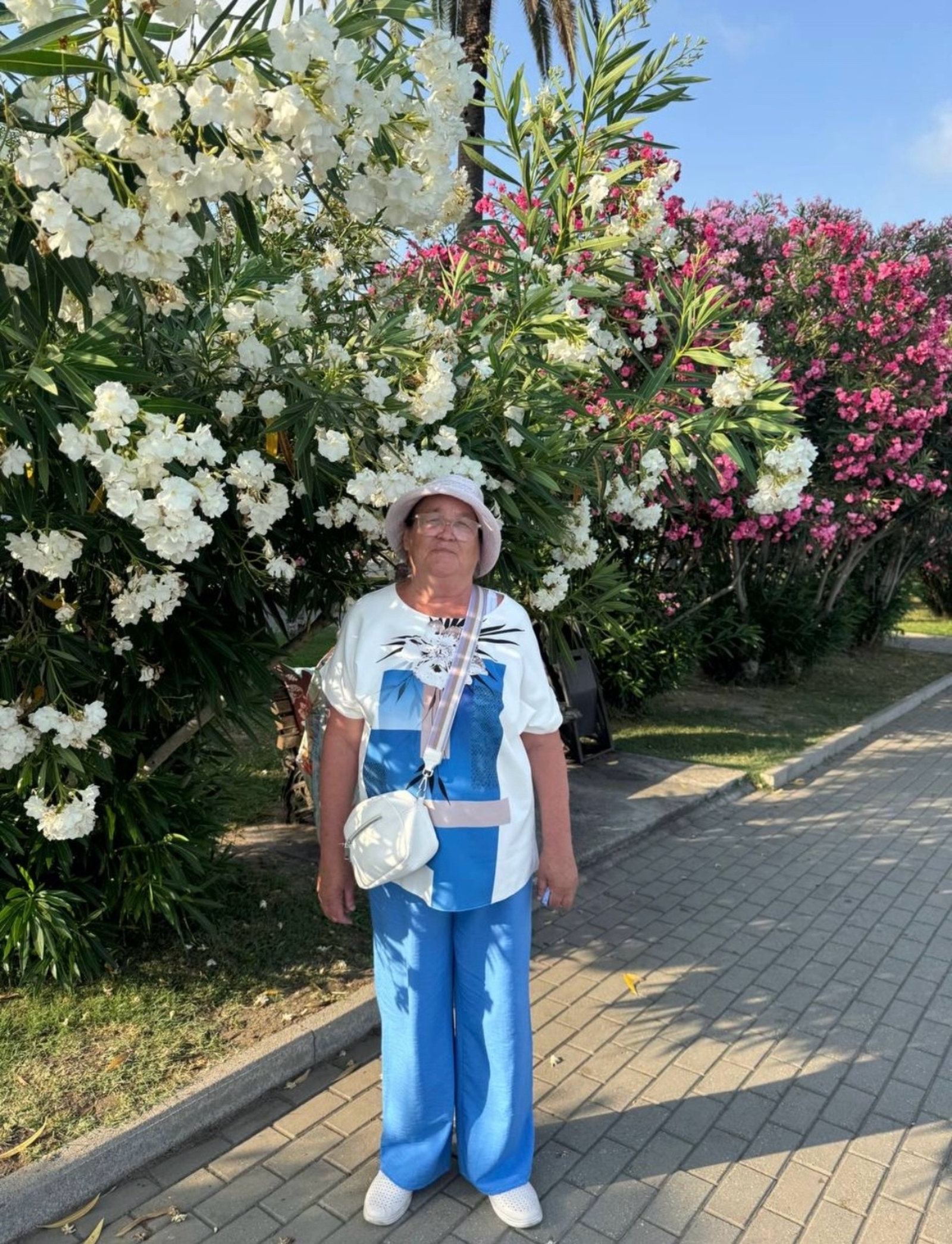 Любимая мама пятерых детей, лучшая бабушка 12 внуков и 2 правнуков