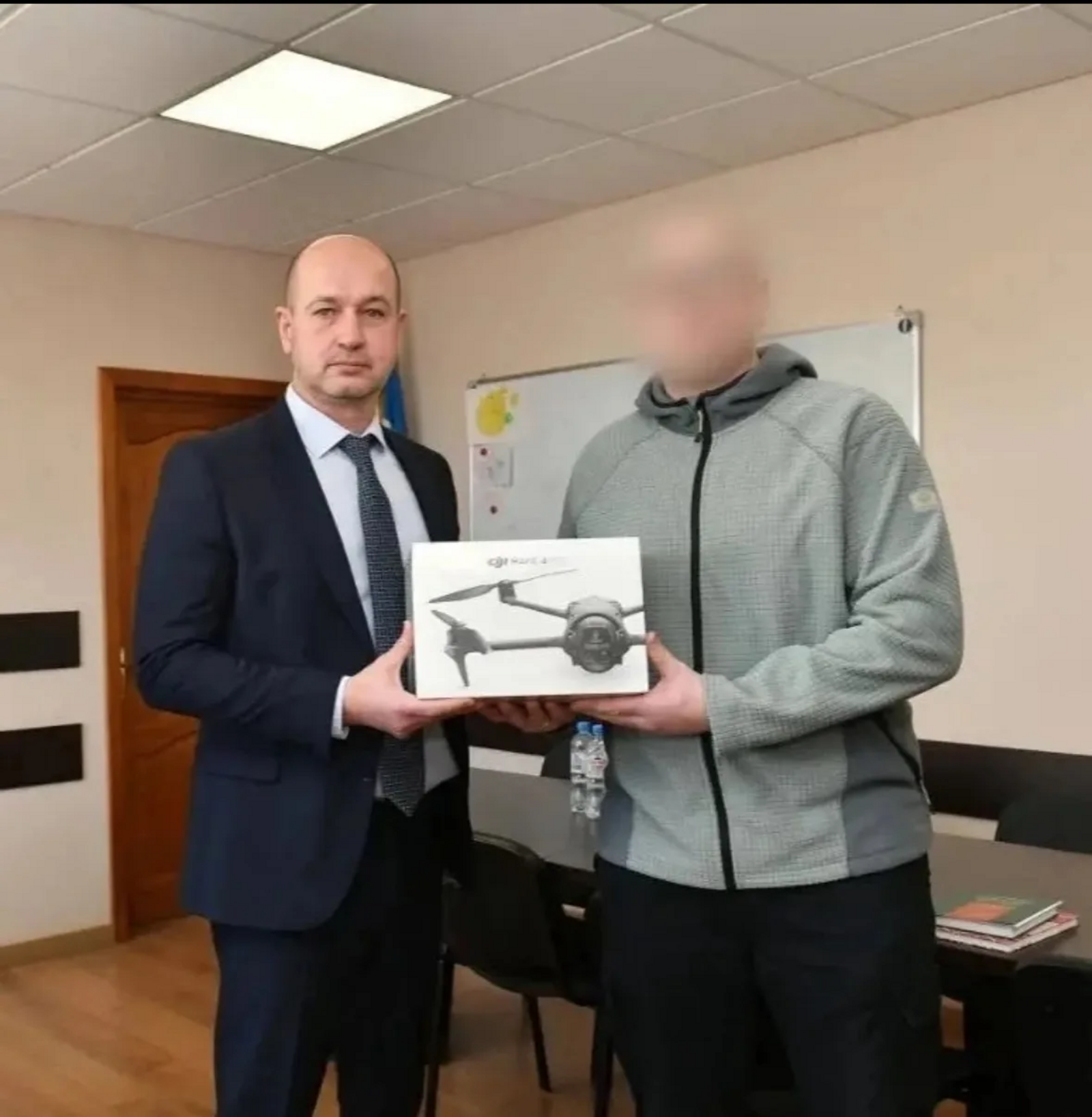 Максим Ульчев передал квадрокоптер и тепловизор журналисту на СВО