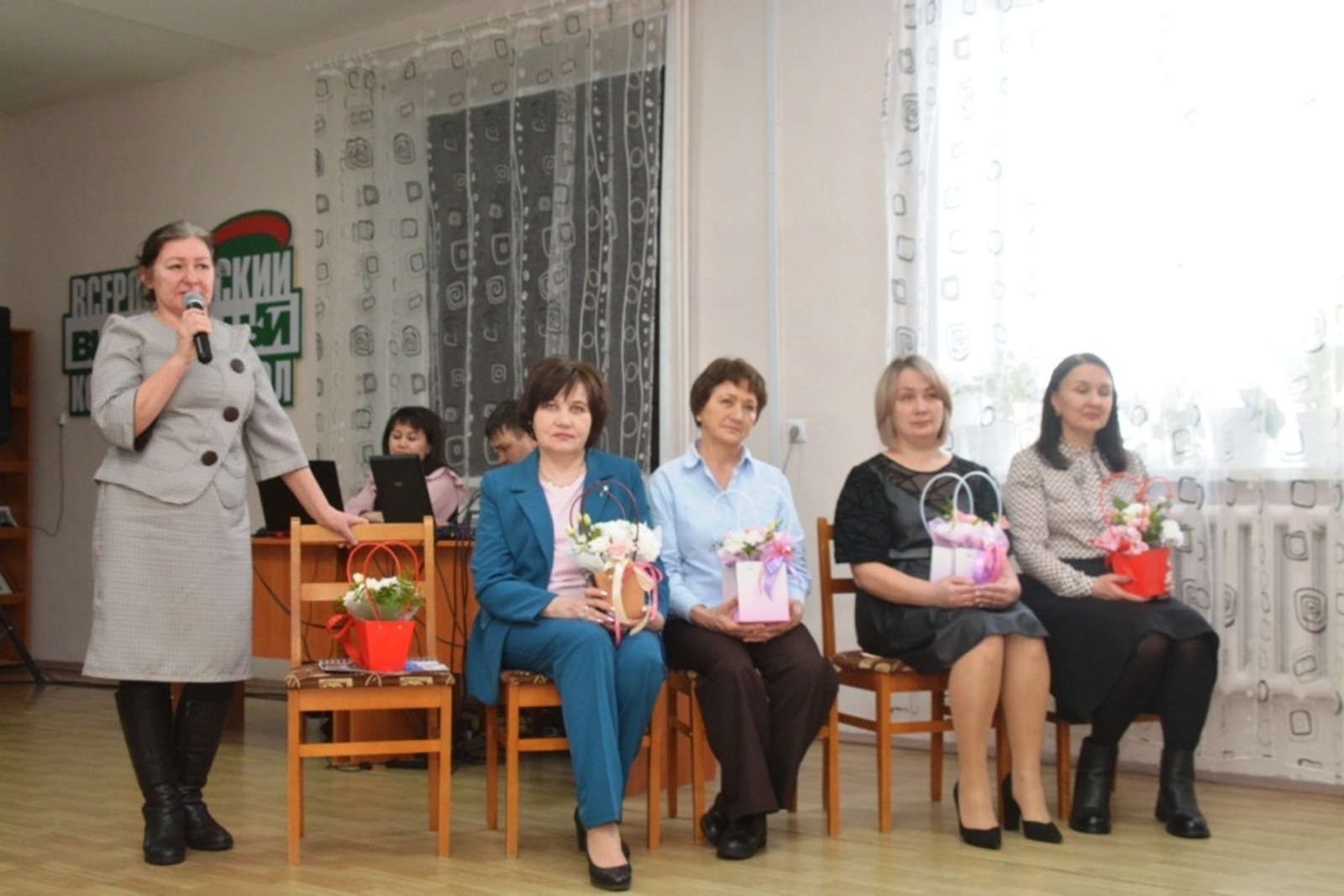 Ильдар Шарипов  Стихи на удмуртском языке декламирует Надежда Григорьевна Кусниярова, мама участника СВО