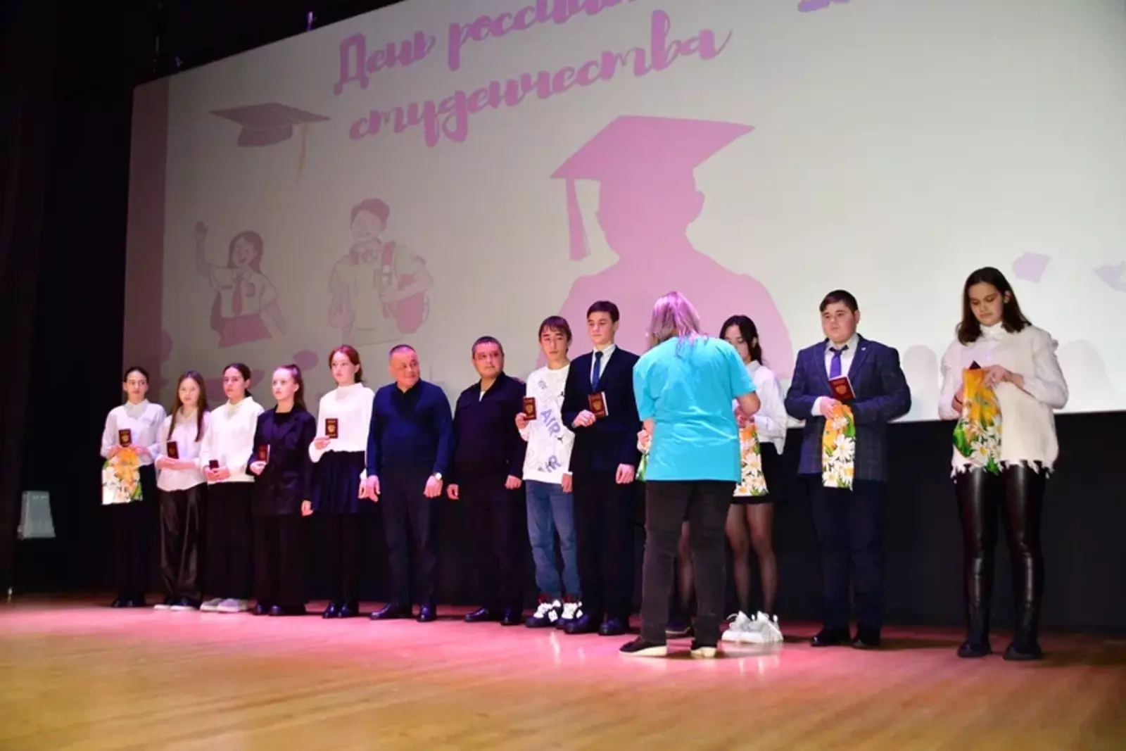 Юным янаульцам вручили паспорта