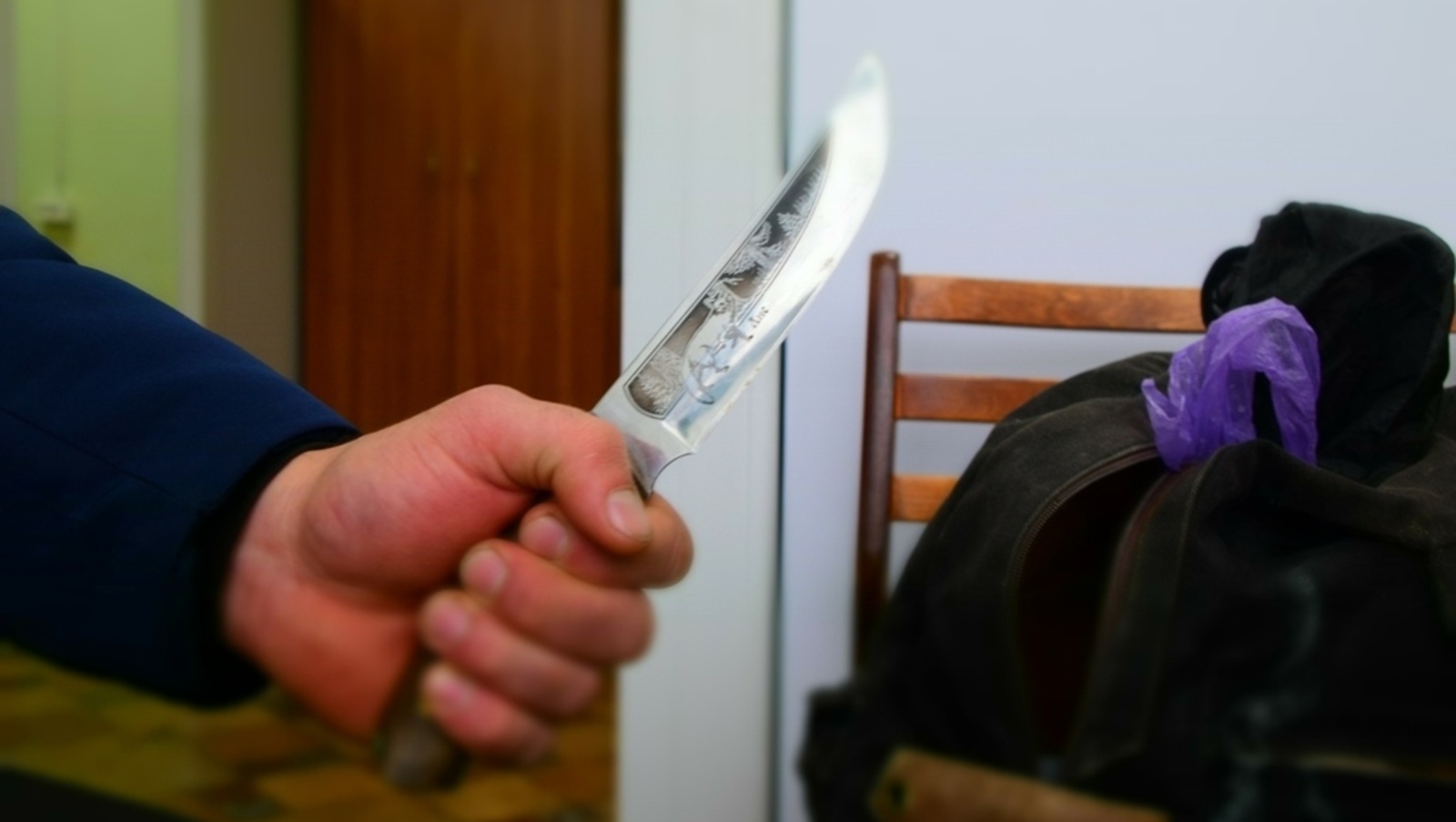 В Янаульском районе за медицинской помощью обратился мужчина с ножом в спине