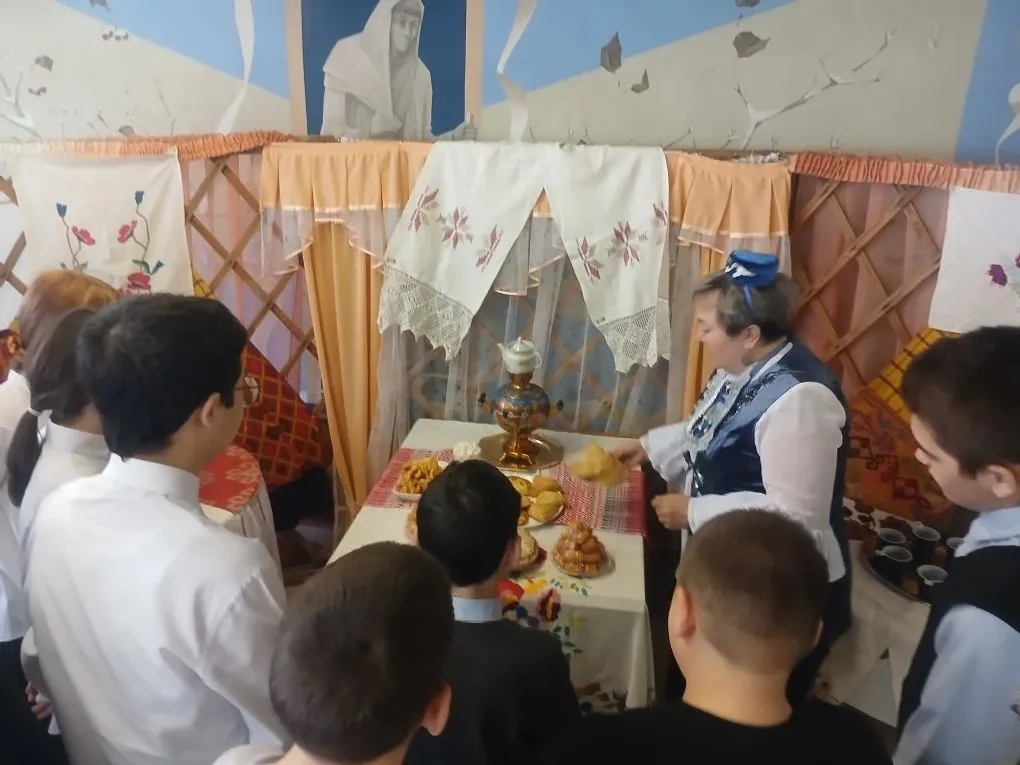 Пили чай с травами. Вприкуску с вак-балешем