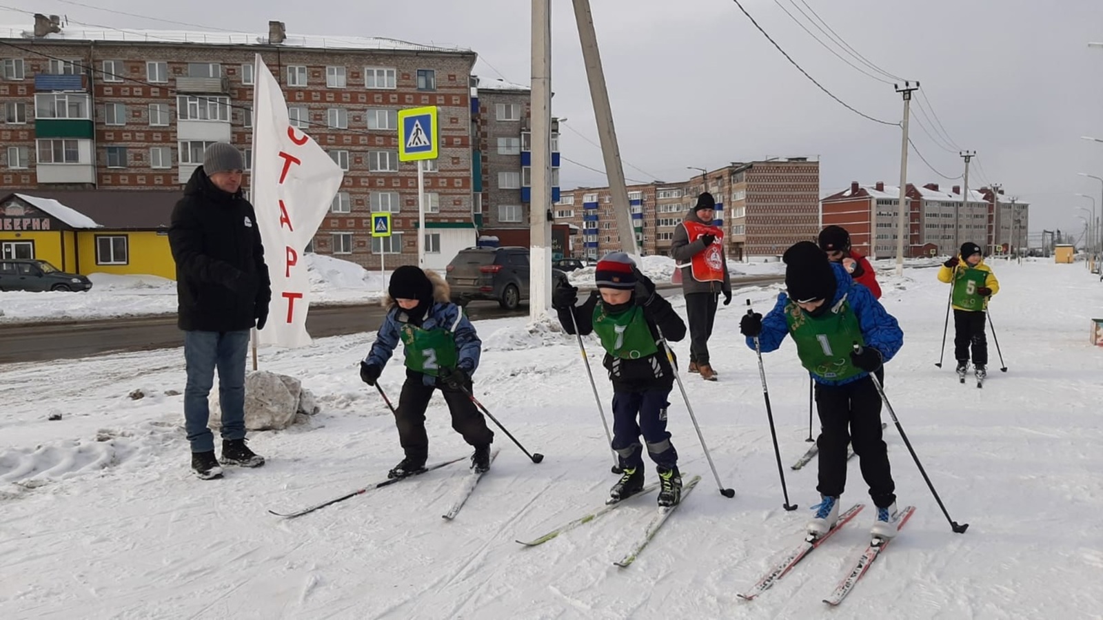 В Янауле прошли семейные соревнования «Вместе с папой на лыжню»