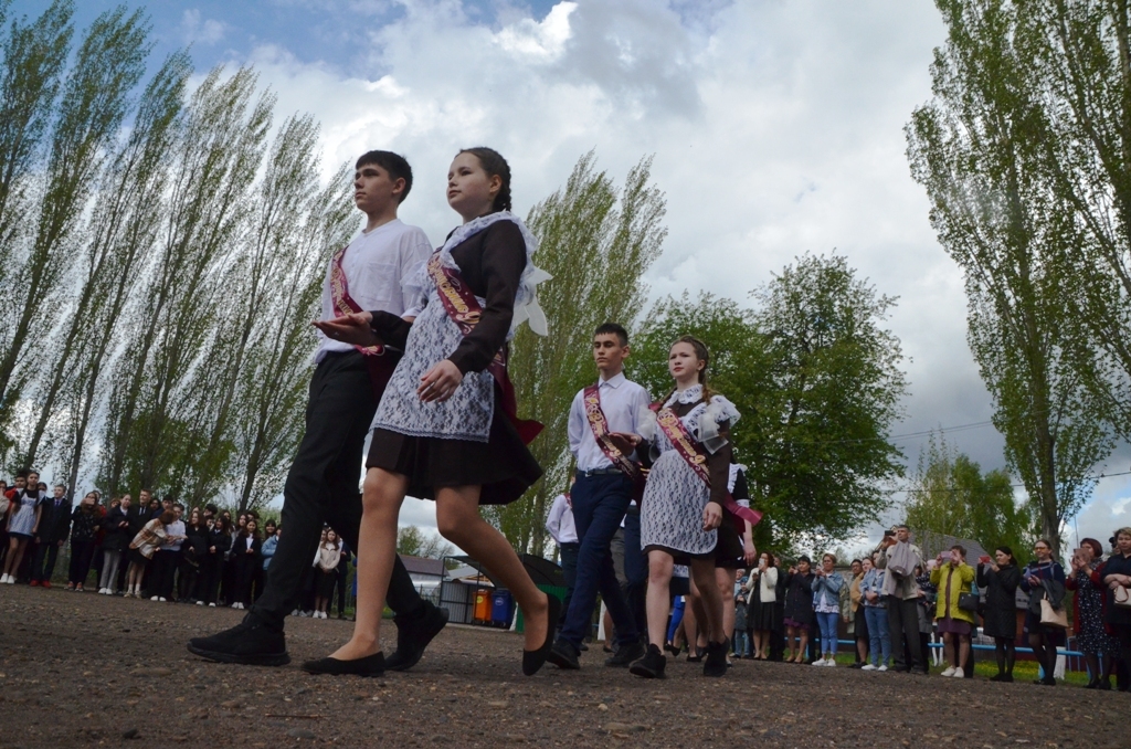 В школах Янаульского района прозвенели последние звонки для девятиклассников