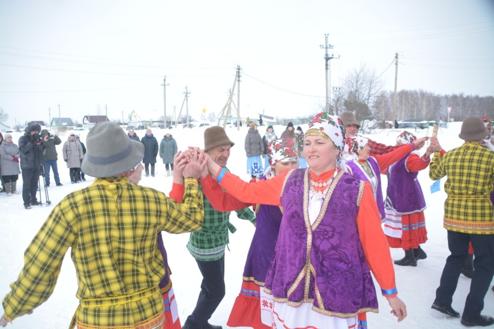 Ильдар Шарипов  В Старом Варяше прошел «Хоровод дружбы»